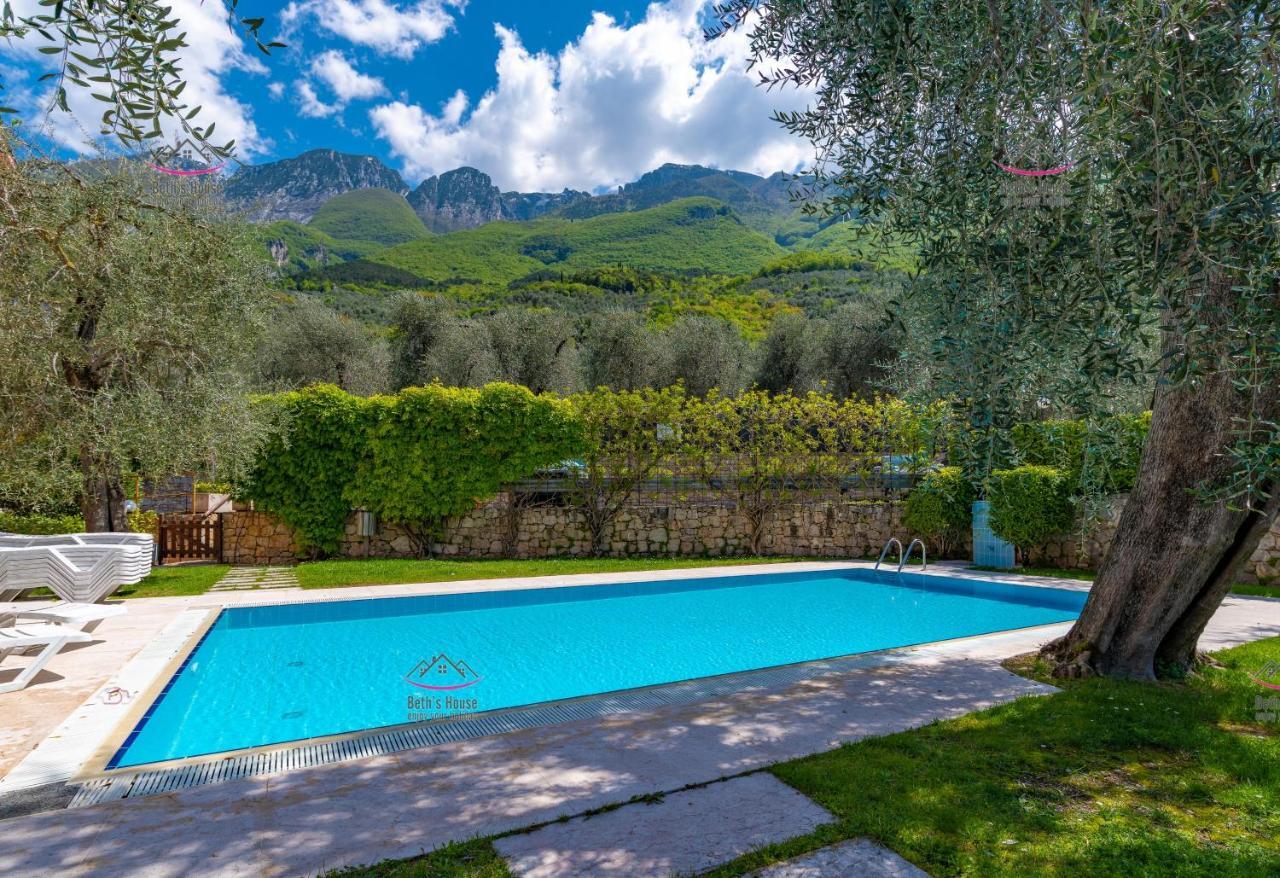 Garden Beth's House Appartement Brenzone sul Garda Buitenkant foto
